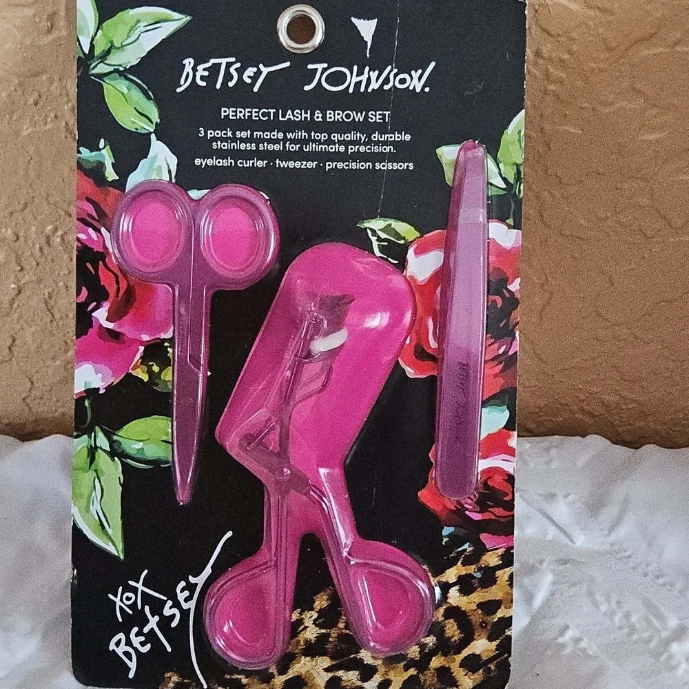 BETSEY JOHNSON PERFECT LASH n BROW SET